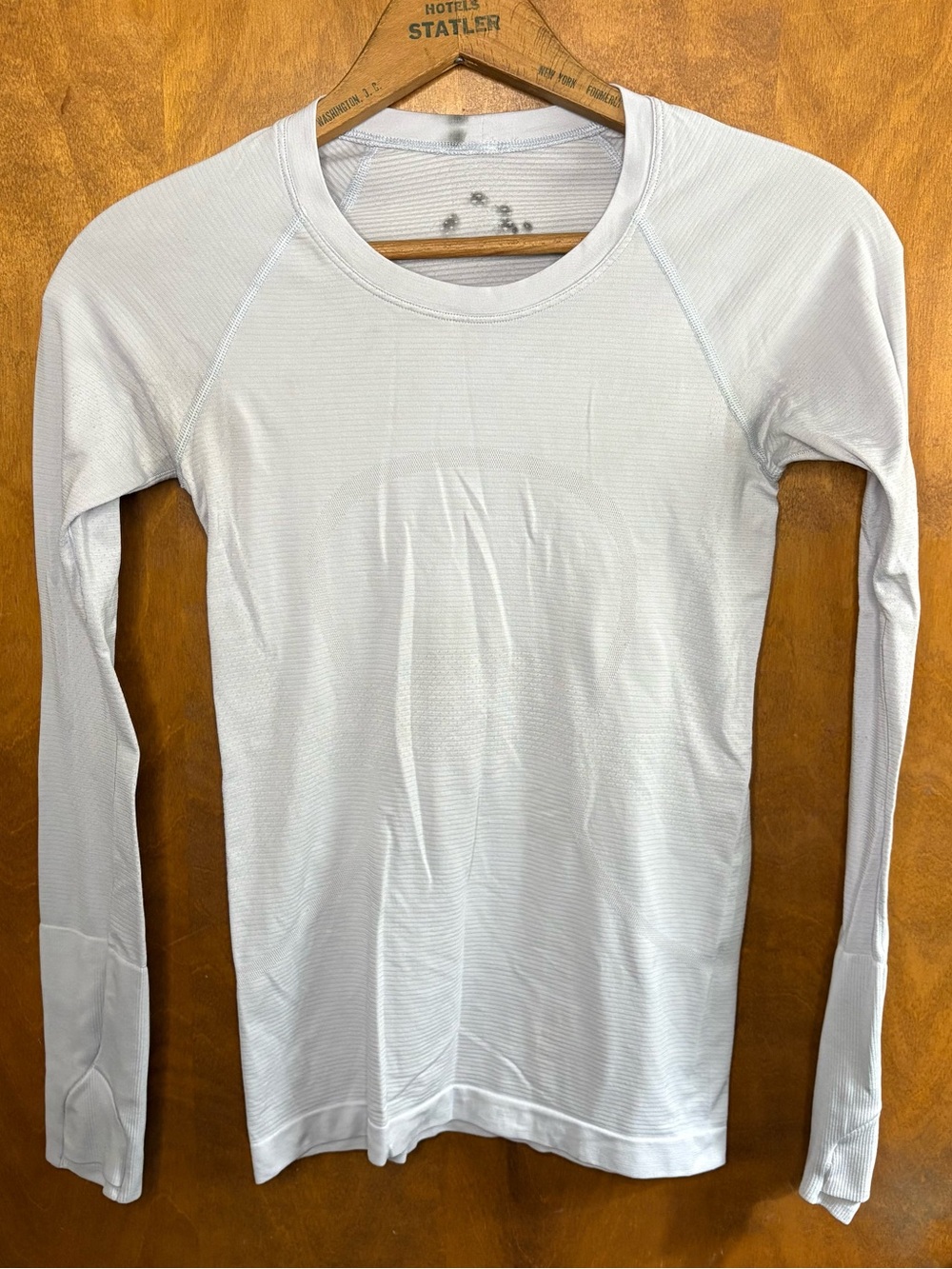 Lululemon Swiftly Tech Long Sleeve 2.0 Top Gray Size 4 Thumb Holes Gorpcore Gym